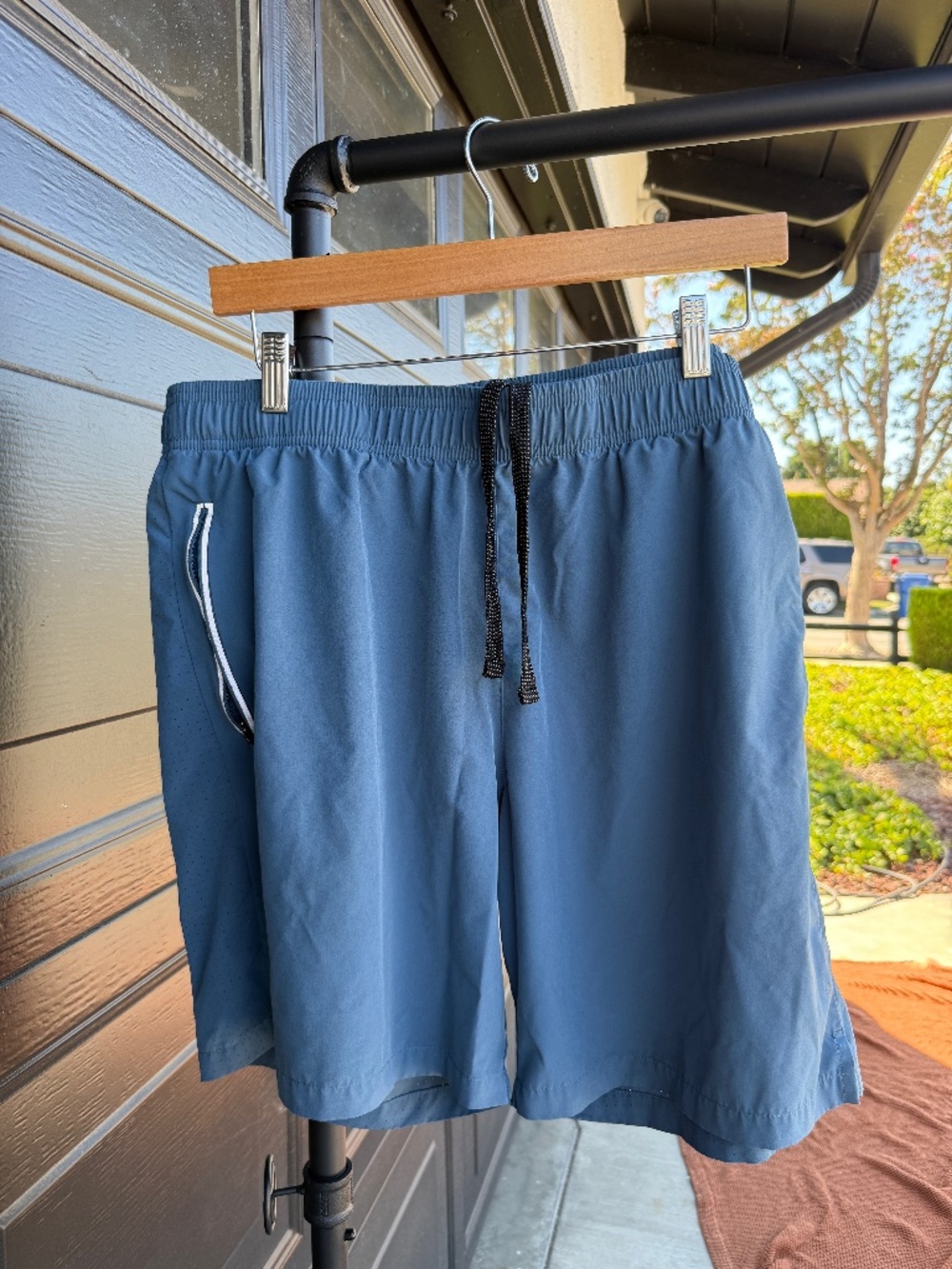 Used! Men's Skora Qwick-Dry XL Blue Athletic Running Training Shorts Zip Pocket